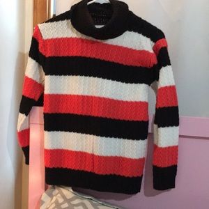 STRIPED TURTLENECK SWEATER
